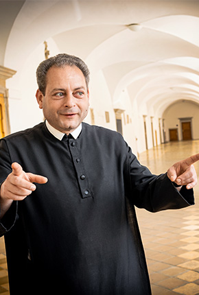 Mag. Pater Anselm Kassin OSB vom Hofamt des Benediktinerstift St. Paul